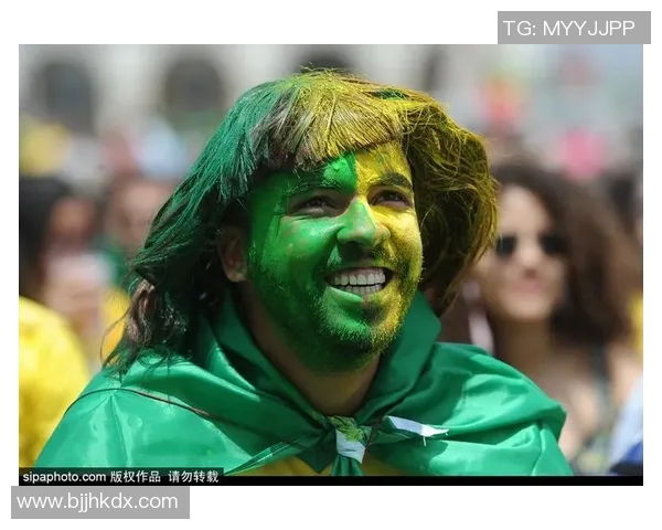 同仁县足球比赛直播现场激情四溢球迷齐聚共享精彩瞬间