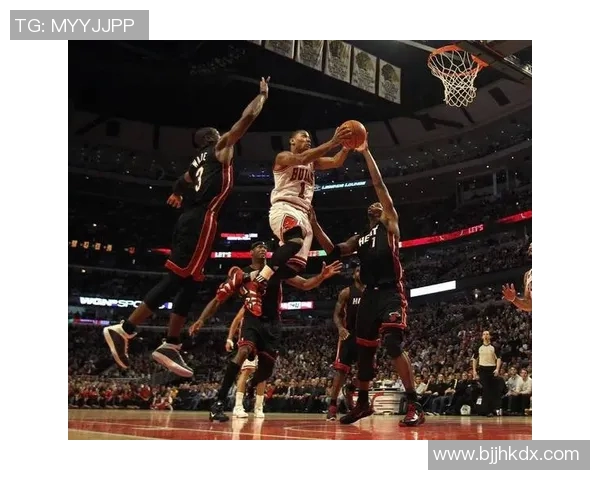 热火与公牛东部决赛第三场激战回顾球员表现与战术分析 热火与公牛东部决赛第三场激战回顾球员表现与战术分析